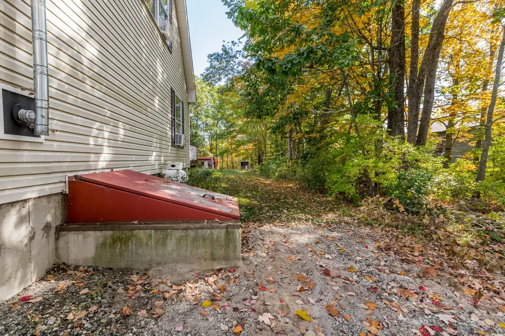 825 White Road Bowdoinham ME 04008