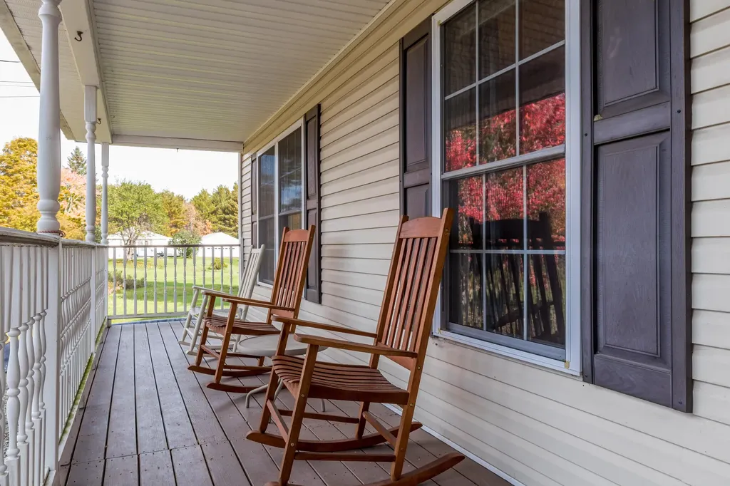 825 White Road Bowdoinham ME 04008