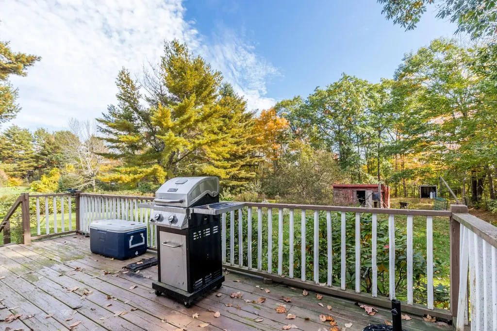 825 White Road Bowdoinham ME 04008