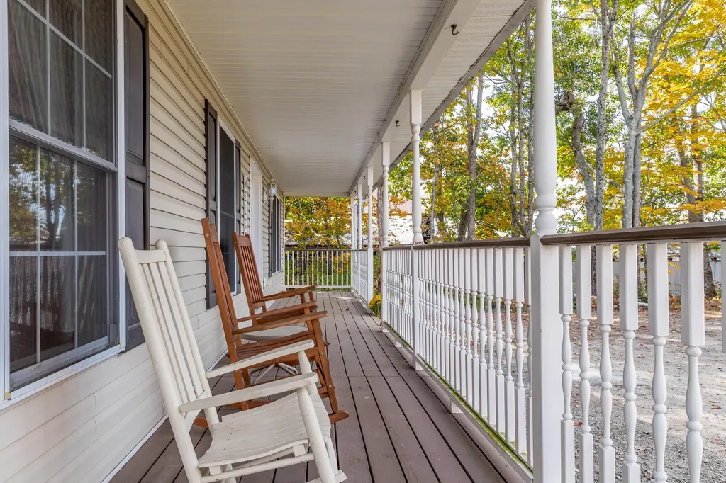 825 White Road Bowdoinham ME 04008