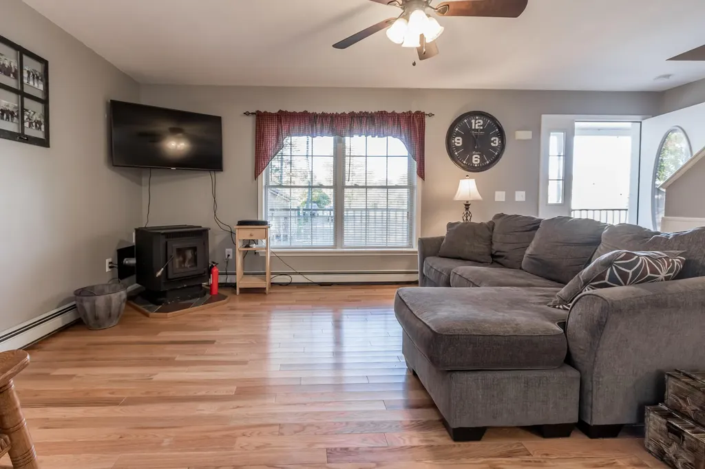825 White Road Bowdoinham ME 04008