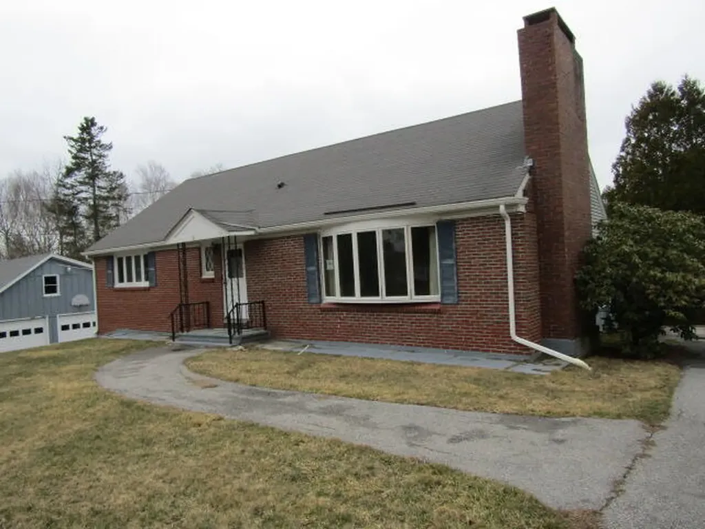 91 Spruce Street Bucksport ME 04416
