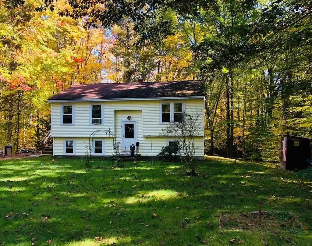 19 Oak Ridge Road Sanford ME 04073