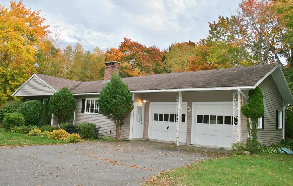 8 Winding Way Rockport ME 04856