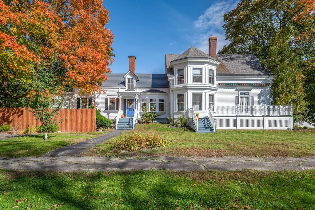 17 Pond Street Bangor ME 04401