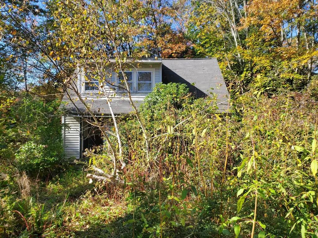 33 W Street Extension Rockport ME 04856