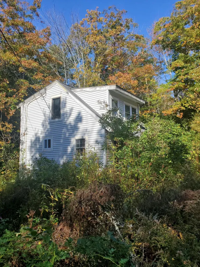 33 W Street Extension Rockport ME 04856
