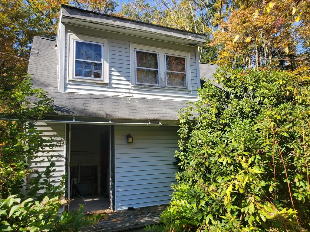 33 W Street Extension Rockport ME 04856