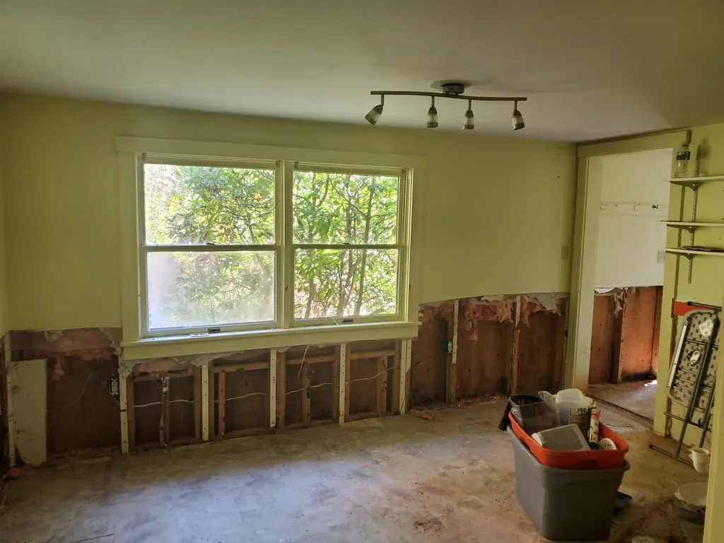 33 W Street Extension Rockport ME 04856