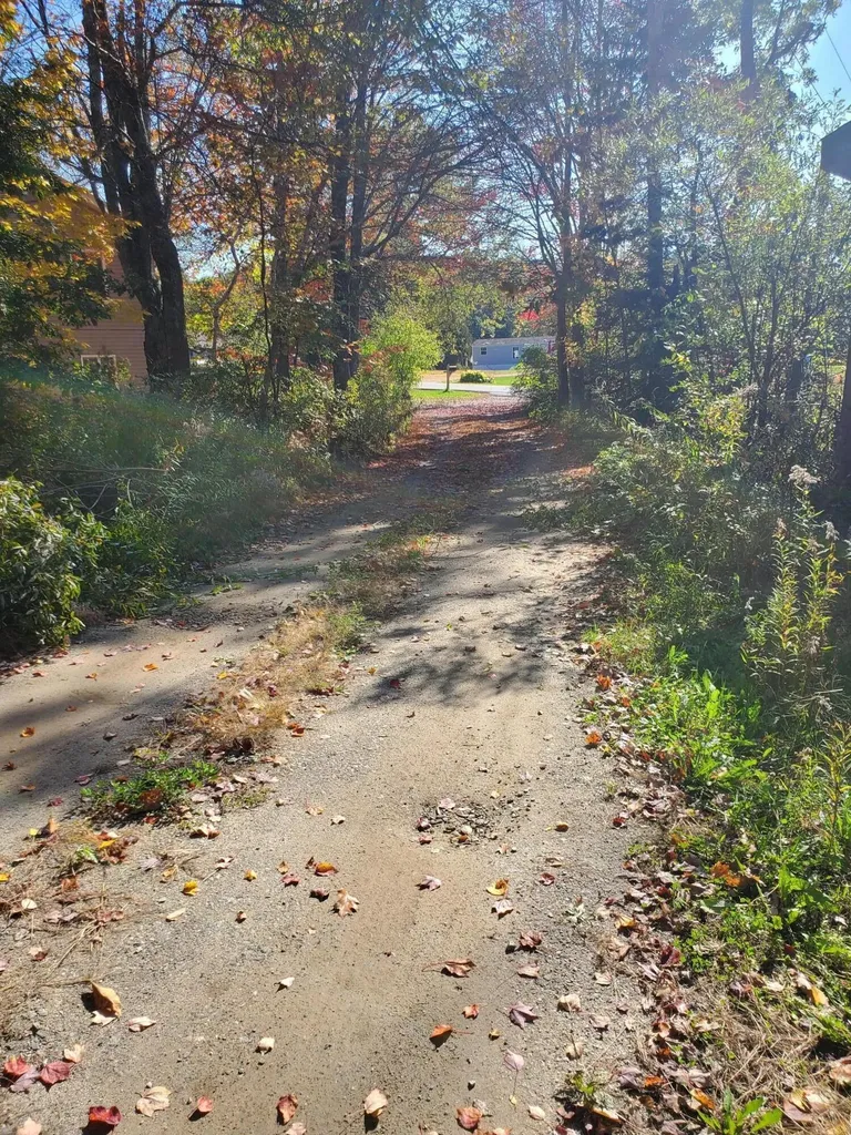 33 W Street Extension Rockport ME 04856