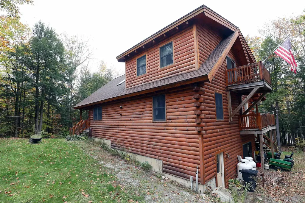 11 Evergreen Way Gardiner ME 04345