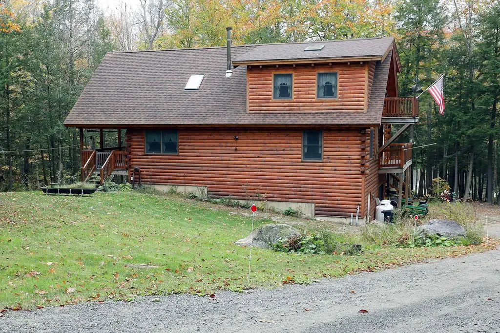 11 Evergreen Way Gardiner ME 04345