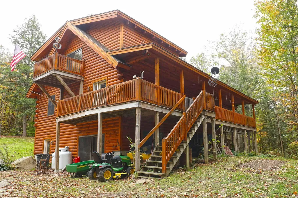 11 Evergreen Way Gardiner ME 04345