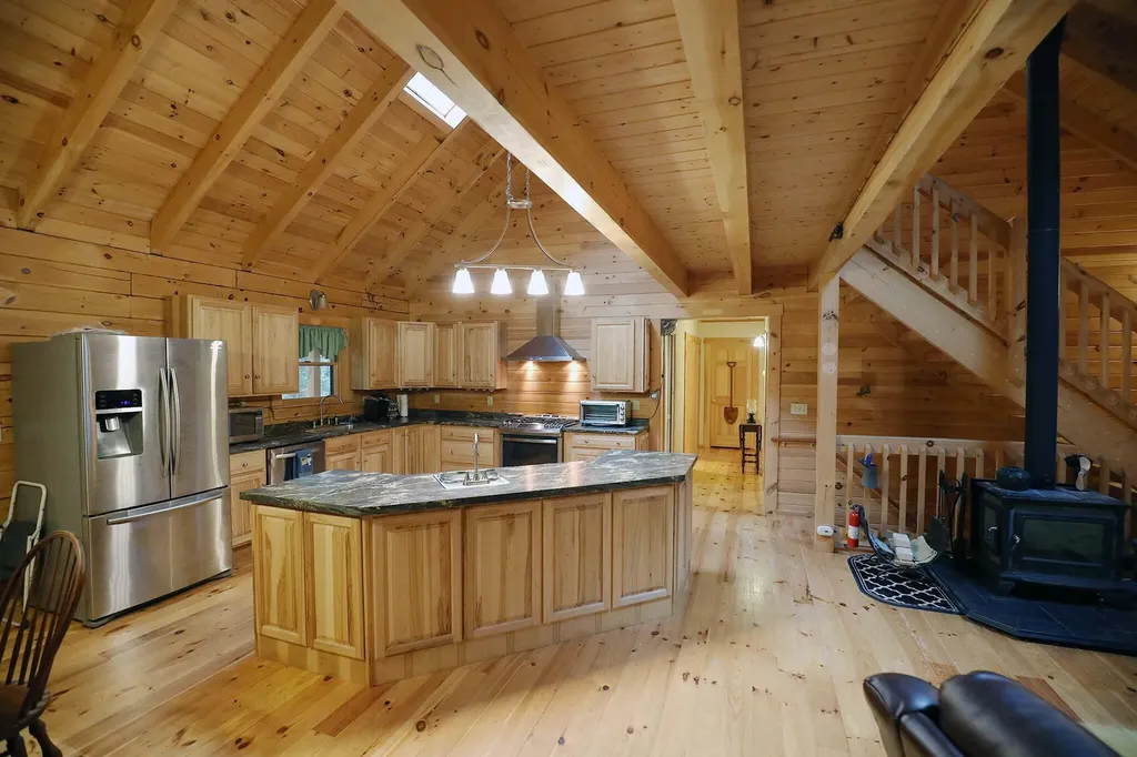 11 Evergreen Way Gardiner ME 04345