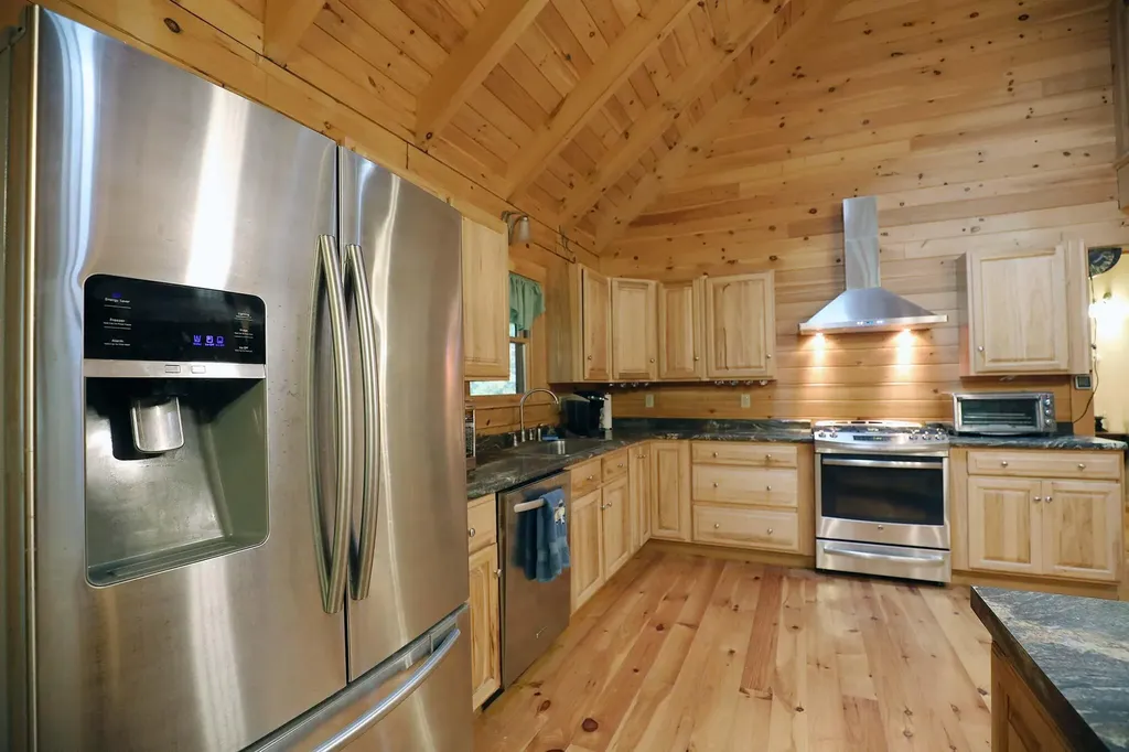 11 Evergreen Way Gardiner ME 04345
