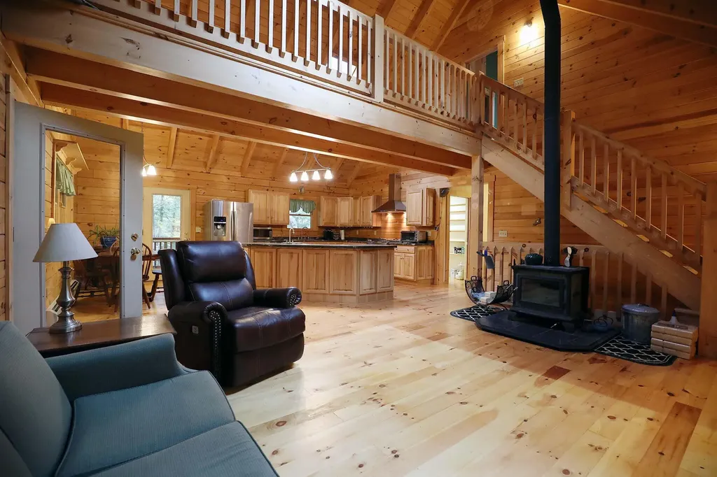 11 Evergreen Way Gardiner ME 04345