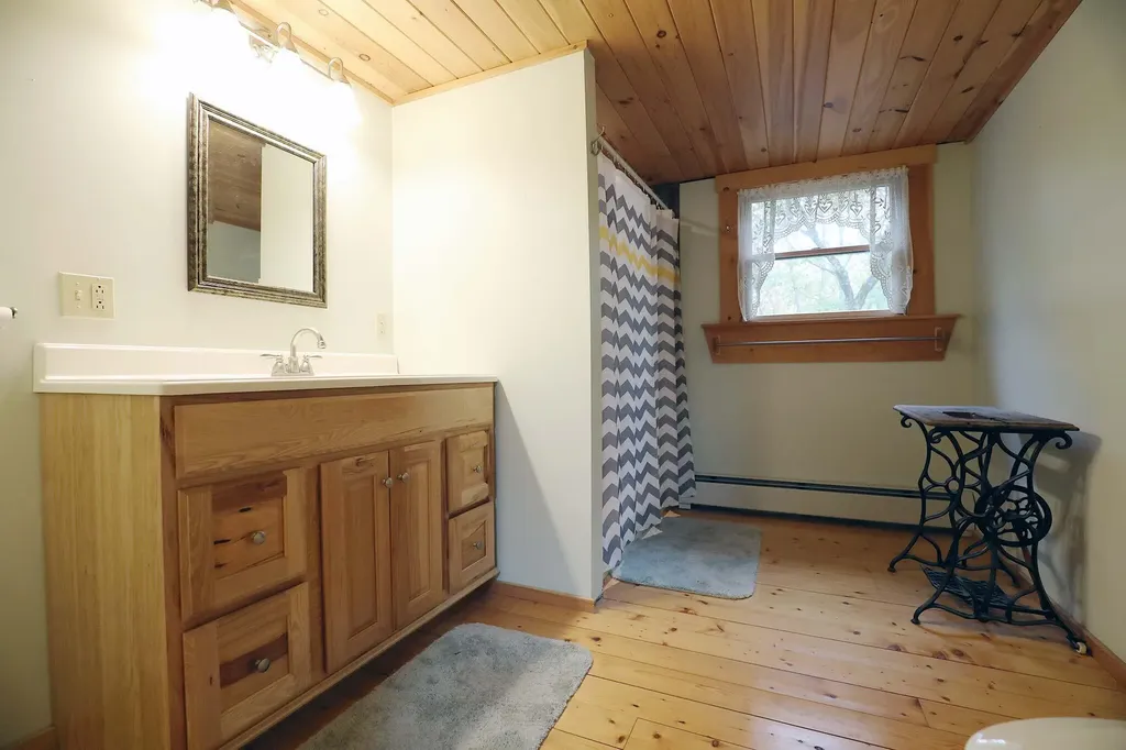 11 Evergreen Way Gardiner ME 04345