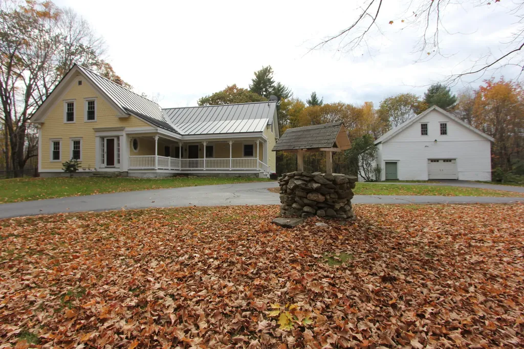 209 Dunn Road Poland ME 04274