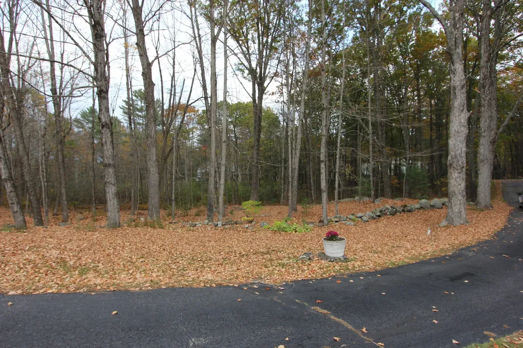 209 Dunn Road Poland ME 04274