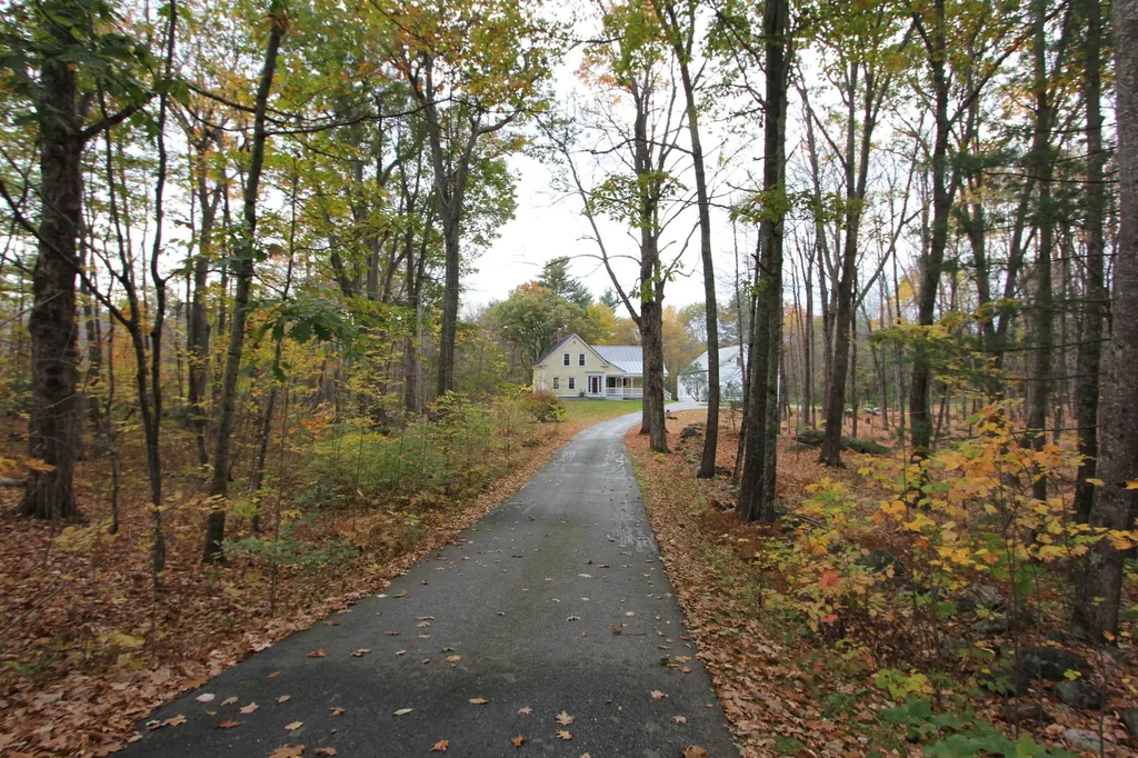 209 Dunn Road Poland ME 04274
