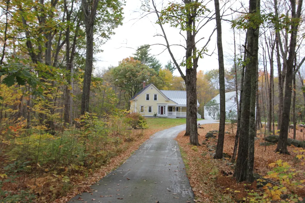209 Dunn Road Poland ME 04274