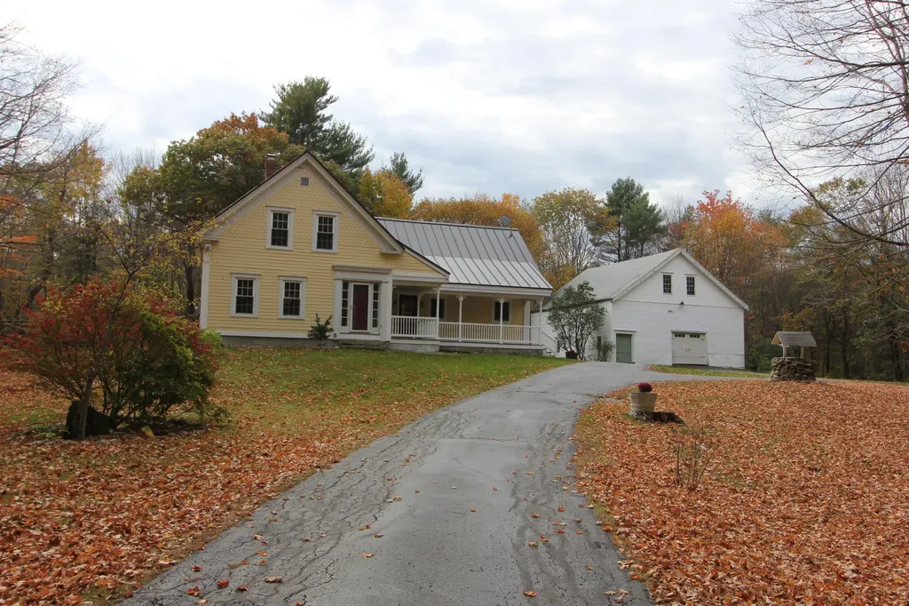 209 Dunn Road Poland ME 04274