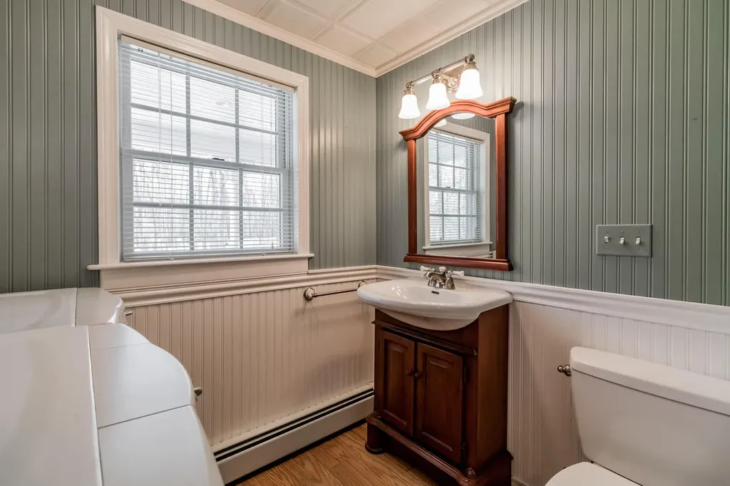 209 Dunn Road Poland ME 04274