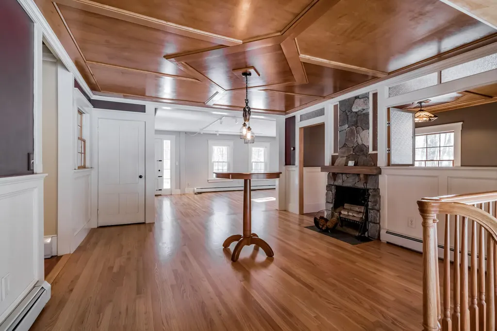 209 Dunn Road Poland ME 04274