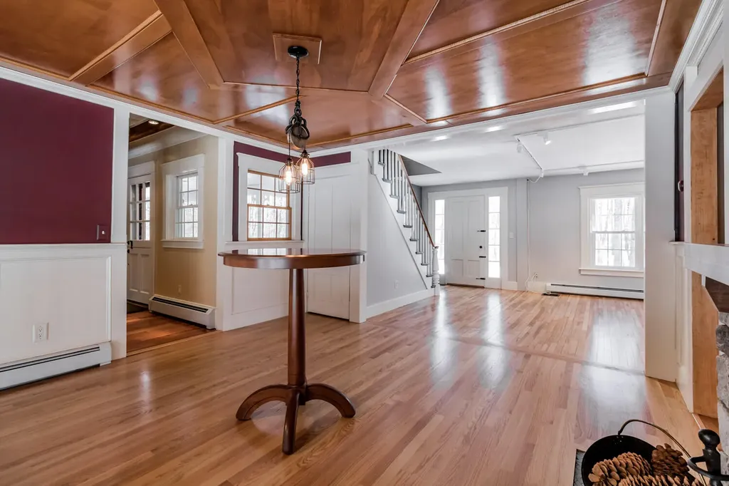 209 Dunn Road Poland ME 04274