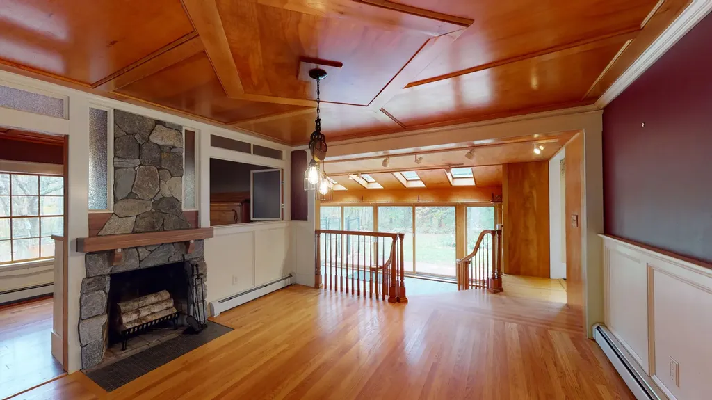 209 Dunn Road Poland ME 04274