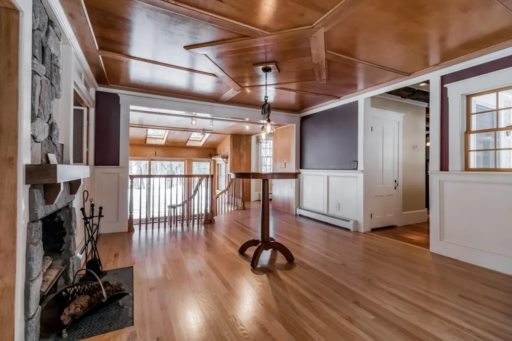 209 Dunn Road Poland ME 04274