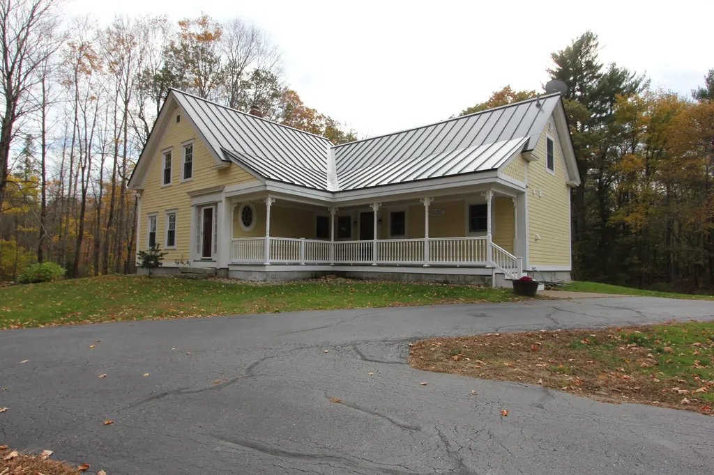 209 Dunn Road Poland ME 04274