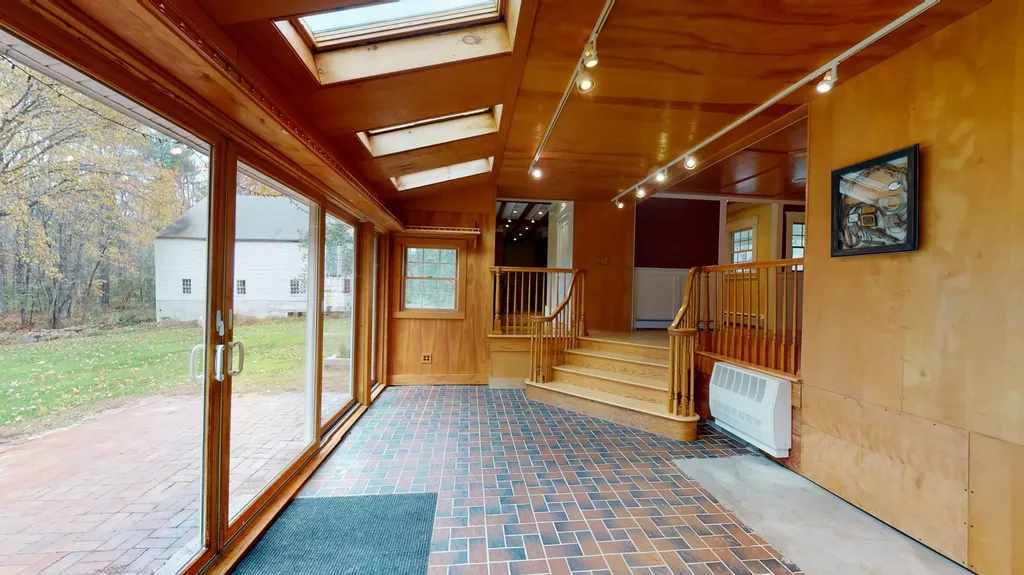 209 Dunn Road Poland ME 04274