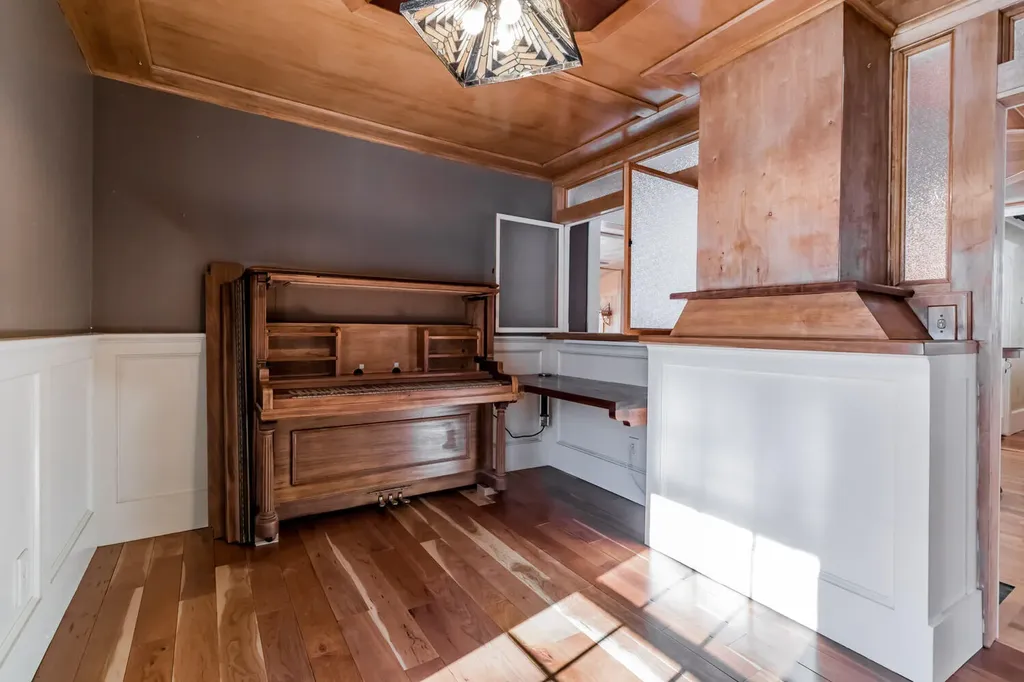 209 Dunn Road Poland ME 04274