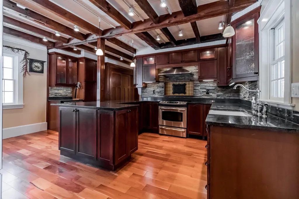209 Dunn Road Poland ME 04274