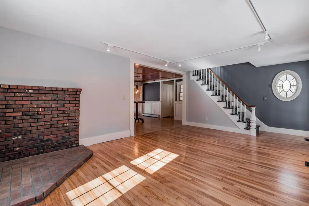 209 Dunn Road Poland ME 04274