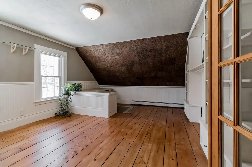 209 Dunn Road Poland ME 04274