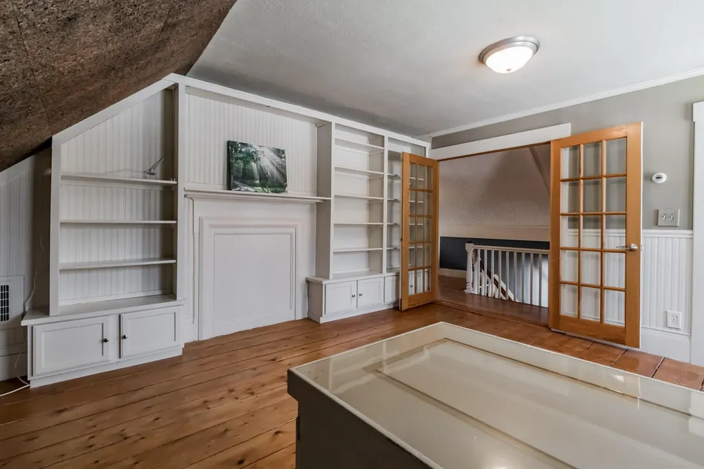 209 Dunn Road Poland ME 04274