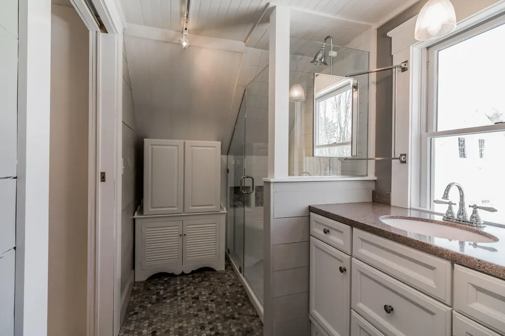 209 Dunn Road Poland ME 04274