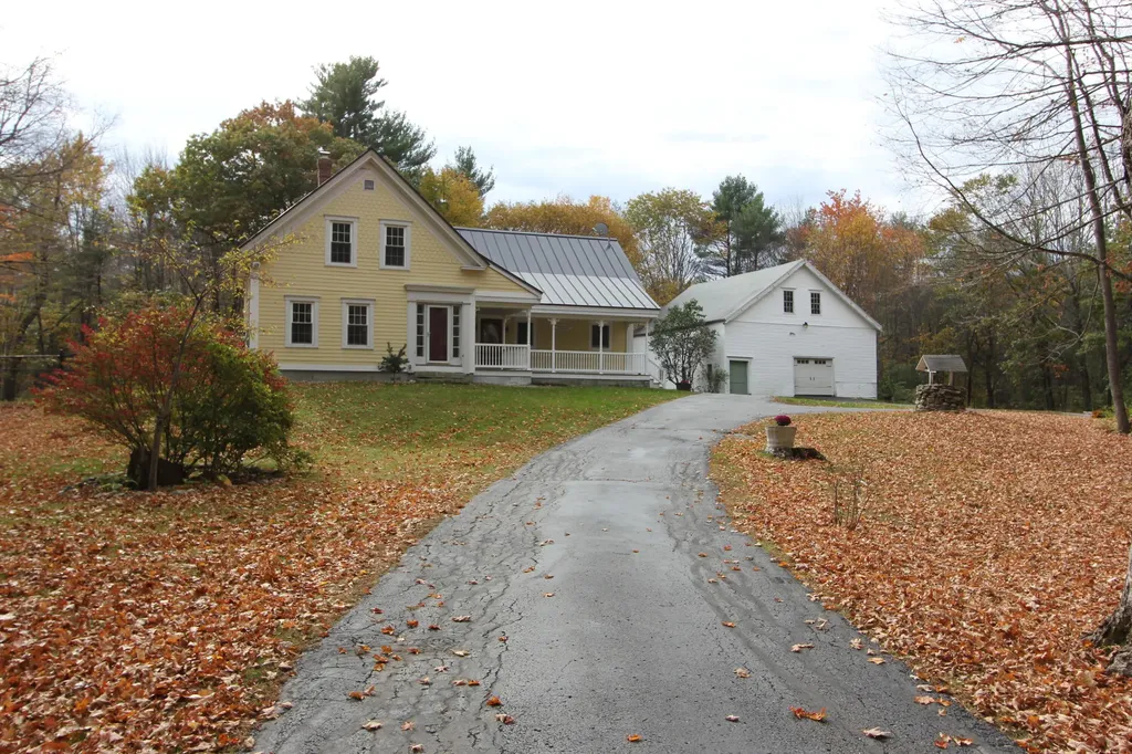 209 Dunn Road Poland ME 04274