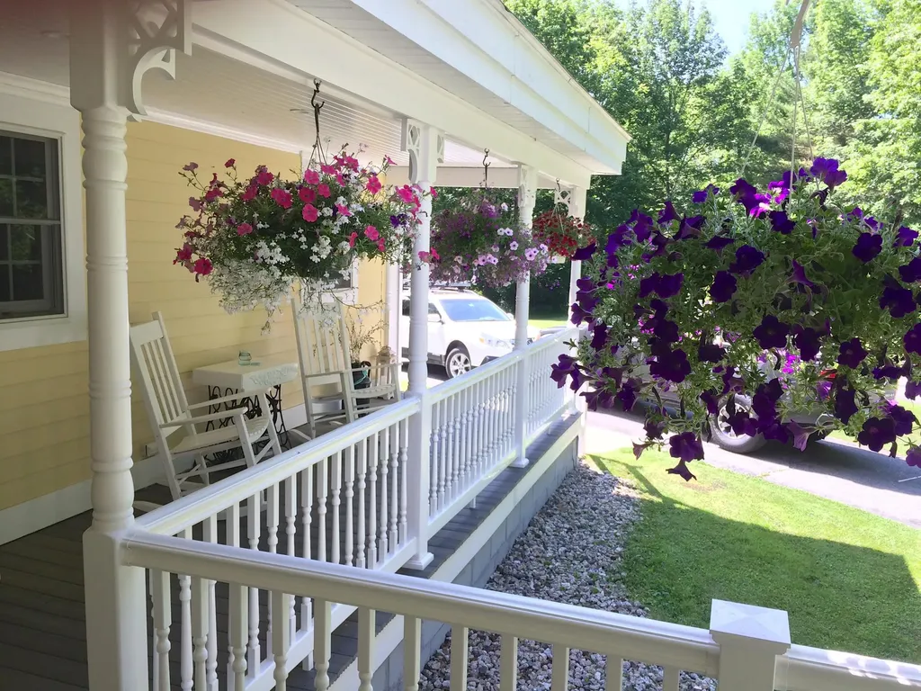 209 Dunn Road Poland ME 04274
