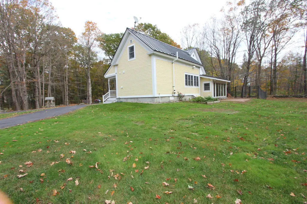 209 Dunn Road Poland ME 04274