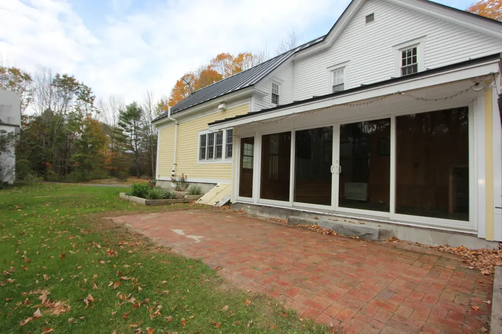 209 Dunn Road Poland ME 04274