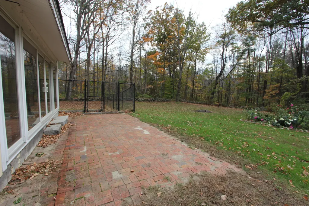 209 Dunn Road Poland ME 04274