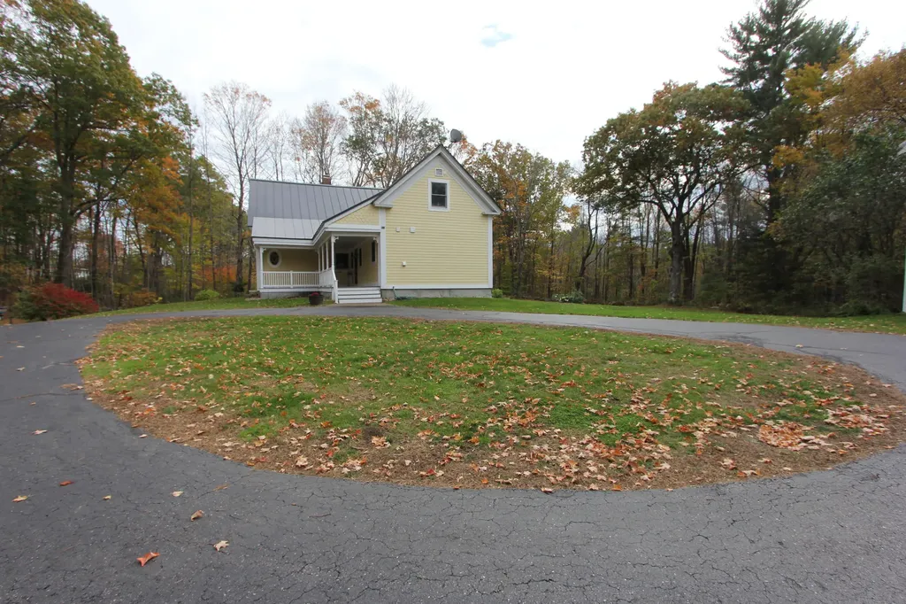 209 Dunn Road Poland ME 04274