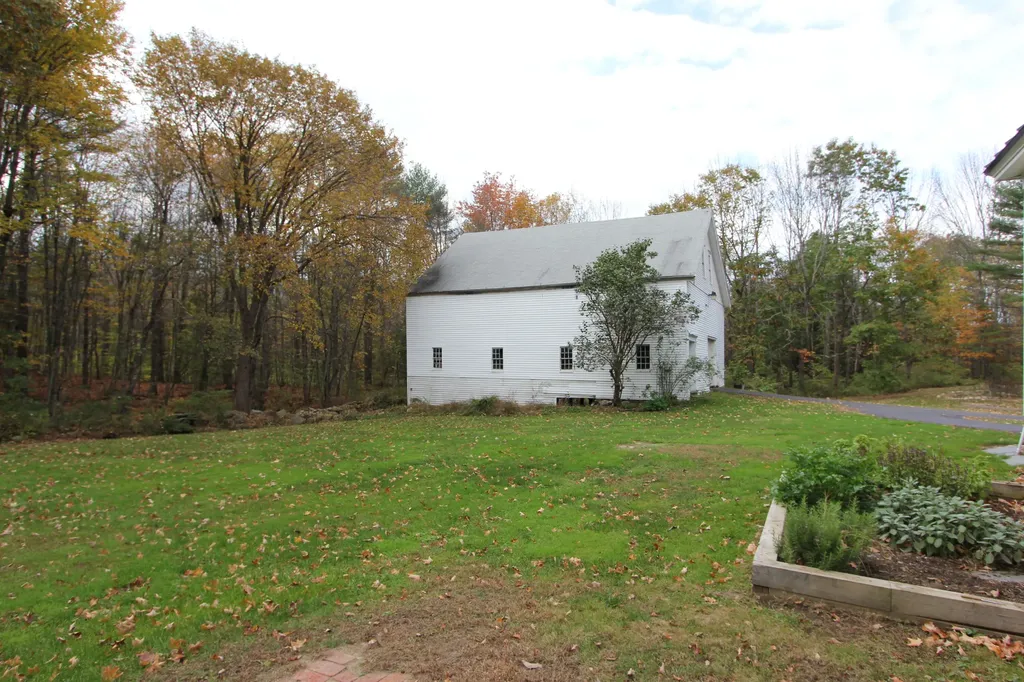 209 Dunn Road Poland ME 04274