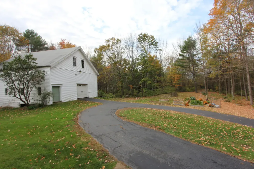 209 Dunn Road Poland ME 04274