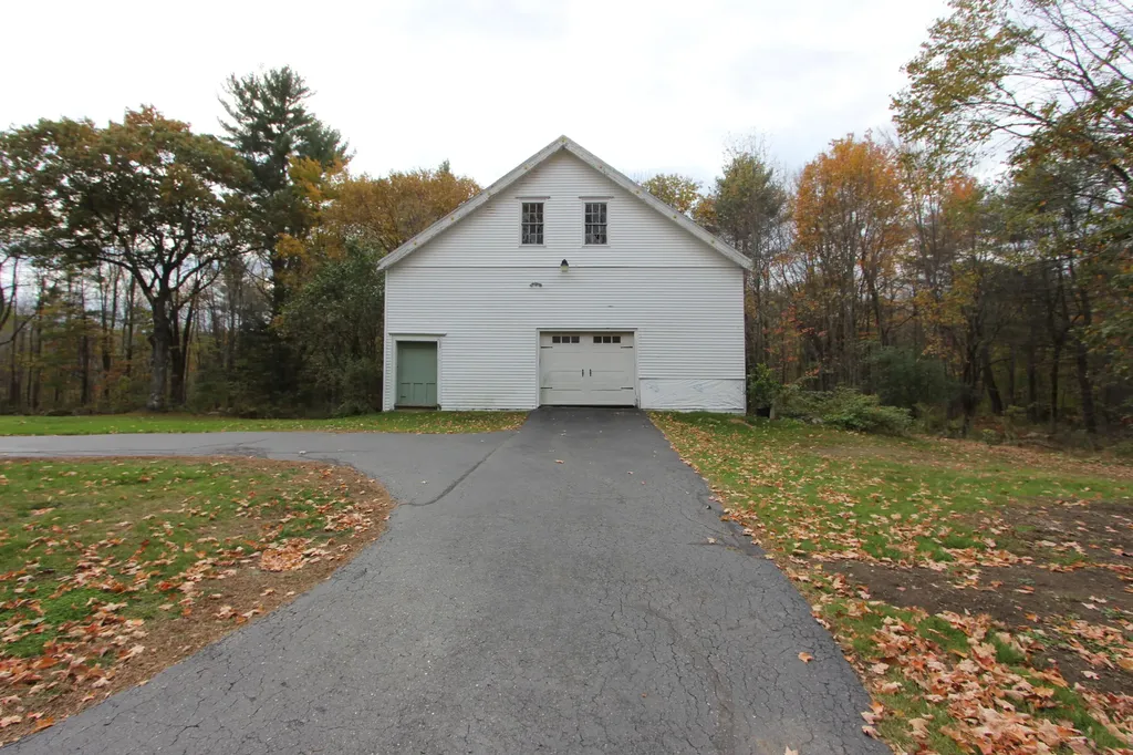 209 Dunn Road Poland ME 04274
