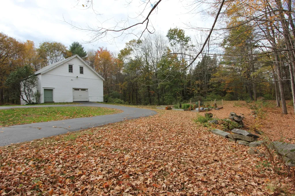 209 Dunn Road Poland ME 04274