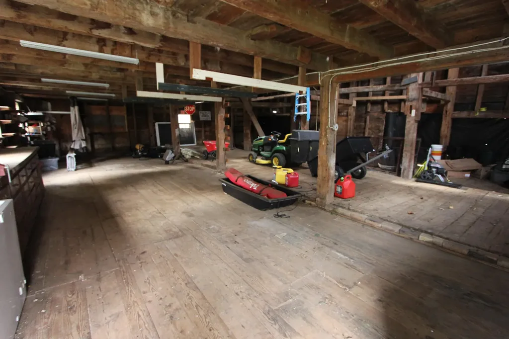 209 Dunn Road Poland ME 04274